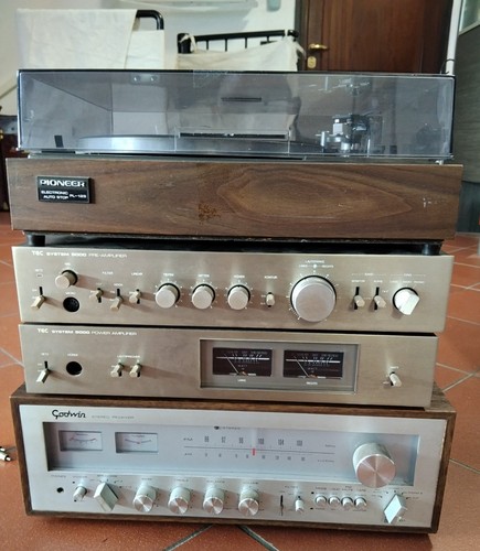 Impianto stereo con - stereo, hi