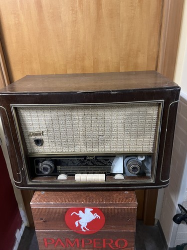 Radio con giradischi antica - con,